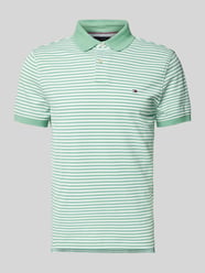 Koszulka polo o kroju regular fit z mieszanki bawełny od Tommy Hilfiger - 24