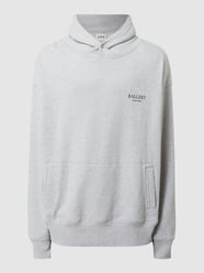 Oversized Hoodie mit Statement Modell 'Keno' von YOUNG POETS SOCIETY Grau - 20