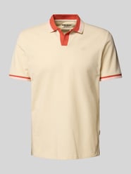 Regular Fit Poloshirt mit V-Ausschnitt Modell 'Evo' von Blend Beige - 43