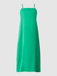 Midikleid aus Satin Modell 'Lalu' von moves Grün - 18