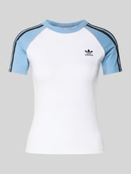 T-shirt z wyhaftowanym logo od adidas Originals - 12