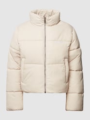 Cropped Steppjacke mit Stehkragen Modell 'GEORGIA' von Pegador Beige - 34