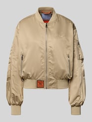 Kurtka bomber z kieszenią na zamek na rękawie od Original Bombers - 8