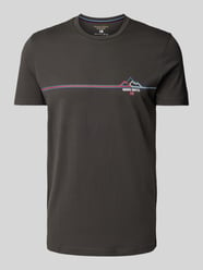 T-shirt met motief- en statementprint van Christian Berg Men Grijs / zwart - 4