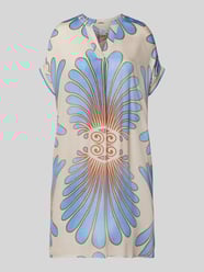 Knielanges Kleid mit Tunikakragen von Emily Van den Bergh Beige - 4