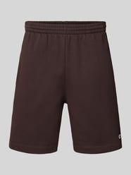 Szorty dresowe o kroju regular fit z mieszanki bawełny od Lacoste - 5