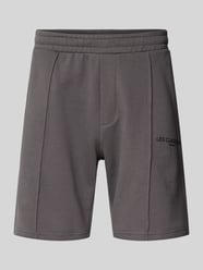 Regular Fit Sweatshorts mit fixierten Bügelfalten von Only & Sons - 35