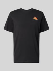 męski t-shirt o kroju regular fit z nadrukiem z motywem na tyle od The North Face - 20