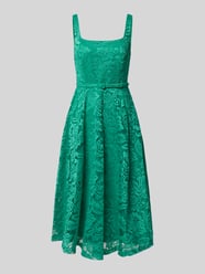 Knielanges Kleid mit Allover-Spitzen-Besatz von Rinascimento - 2