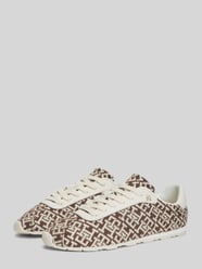 Sneakersy w nadruku z logo na całej powierzchni od Tommy Hilfiger - 32