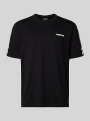 T-shirt w kroju regular fit z naszywką z logo od EA7 Emporio Armani - 31