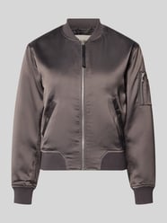 bomberka w kroju regular fit ze stójką model 'Beth' od khujo - 16