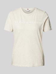 T-Shirt mit Label-Print von Tommy Hilfiger Beige - 28