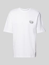T-shirt z detalem z logo od REVIEW - 41