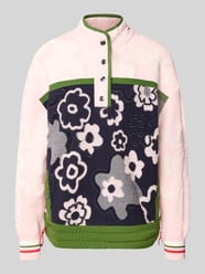Sweter o kroju relaxed fit z mieszanki wiskozy z kołnierzem zapinanym od Marc Cain Fuksjowy - 46
