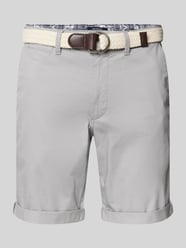 Bermudy o kroju slim fit z paskiem od MCNEAL - 25