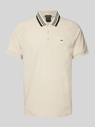 Regular Fit Poloshirt mit Label-Badge Modell 'Paddy' von BOSS Green Beige - 39