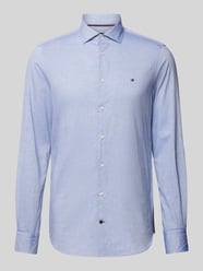 Slim Fit Business-Hemd mit Knopfleiste von Tommy Hilfiger Tailored Blau - 42