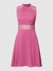 Cocktailkleid mit Strukturmuster von V.M. Pink - 44