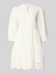 Knielanges Kleid mit Lochstickerei von Apricot - 45