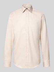 Regular Fit Businesshemd mit Kentkragen von BOSS Beige - 38