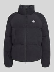 Kurtka puchowa w sztruksowym wyglądzie, krój regular fit od adidas Originals - 20