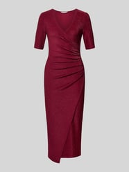 Schimmerndes Midikleid mit Raffungen von Apricot Bordeaux - 46