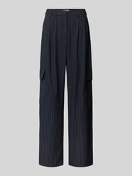 Wide Leg Stoffhose mit Cargotaschen Modell 'Eleanor' von EDITED Blau - 24