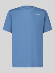 Regular Fit Sport-T-Shirt mit Logo-Print von Nike Training - 31