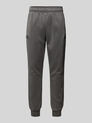 Tapered Fit Trackpants mit Label-Badge Modell 'BERTONI' von Ellesse Grau - 5