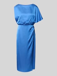 Schimmerndes Midikleid im One-Shoulder-Look von COMMA - 35