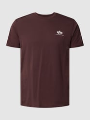 T-Shirt mit Logo-Print Modell 'BASIC T SMALL LOGO' von Alpha Industries Rot - 42