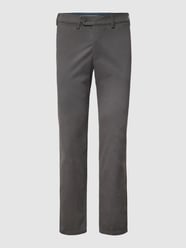 Straight Fit Chino mit Stretch-Anteil von Christian Berg Men Grau - 6