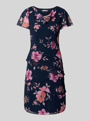 Knielanges Cocktailkleid mit Wasserfall-Ausschnitt von Christian Berg Cocktail - 18
