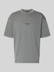 oversized t-shirt z rękawem o dł. 1/2 model 'Trebic' od PEGADOR - 14