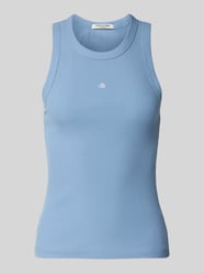 Top z prążkowaniem i wyhaftowanym logo od Scotch & Soda - 17