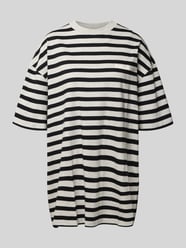 Oversized t-shirt z nadrukiem z logo od Karo Kauer - 28