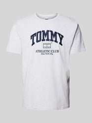 T-Shirt mit Label-Print von Tommy Jeans Grau - 2