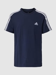 T-shirt z paskami w kontrastowym kolorze od ADIDAS SPORTSWEAR - 32