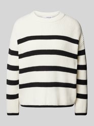 Sweter z dzianiny ze wzorem w paski model ‘BLOOMIE’ od Selected Femme - 13