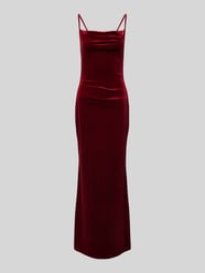 Abendkleid mit Karree-Ausschnitt von Lipsy Rot - 25