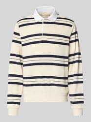 Koszulka polo o kroju regular fit z wzorem w paski od GUESS - 41