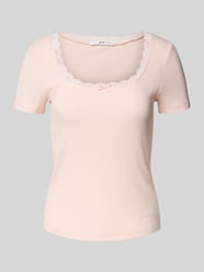 Pyjama-Oberteil mit Spitzenbesatz Modell 'LIA' von Guess Pink - 28
