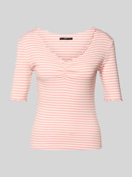 T-shirt z falistym brzegiem od zero Fuksjowy - 45