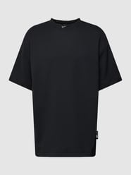 T-Shirt mit Label-Stitching Modell 'CIRCA' von Nike Grau / Schwarz - 14