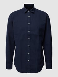 Freizeithemd aus Baumwolle mit Label-Detail Modell 'Oxford' von Fynch-Hatton Blau - 47