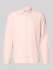 koszula casualowa o kroju regular fit z kołnierzykiem typu kent model 'ABAN' od Blend Fuksjowy - 33
