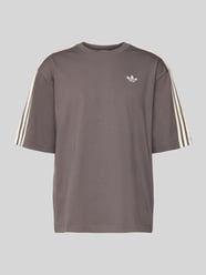 T-shirt z wyhaftowanym logo od adidas Originals - 23