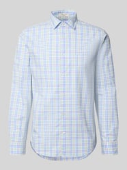Koszula casualowa o kroju regular fit z kołnierzykiem kent od GANT - 38