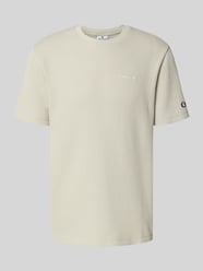 T-shirt z wyhaftowanymi logo i okrągłym dekoltem od CHAMPION - 17